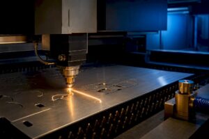 Fiber laser cutting an aluminum sheet